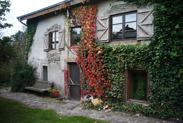 De voorgevel van de gîte